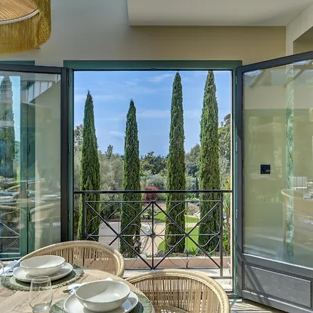 Chateau La Merienne Guest house
