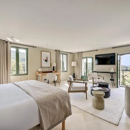 Chateau La Merienne 5*