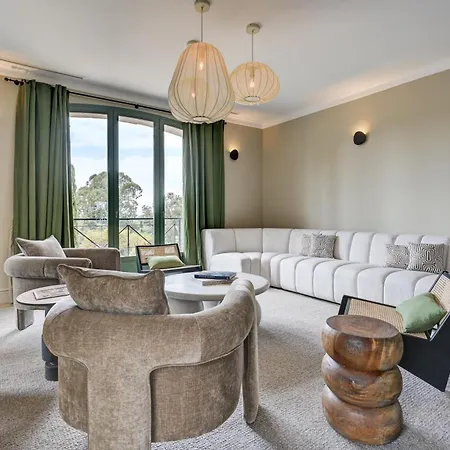 Chateau La Merienne Guest house 5*